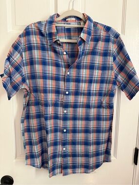 Casual Short-Sleeve Plaid Button-Down Shirt in Blue and Coral